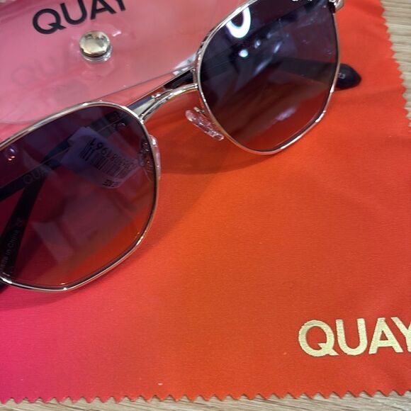 NWT Quay Australia Big Time Round Sunglasses Rose Navy & Quay Plastic Case main image 4